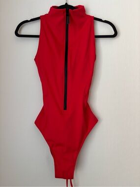TA3 Sleeveless Surfy in Red Size XS Regular/Long Zipper Front Lace Back Shaping